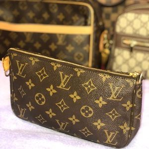 Authentic Louis Vuitton Pochette